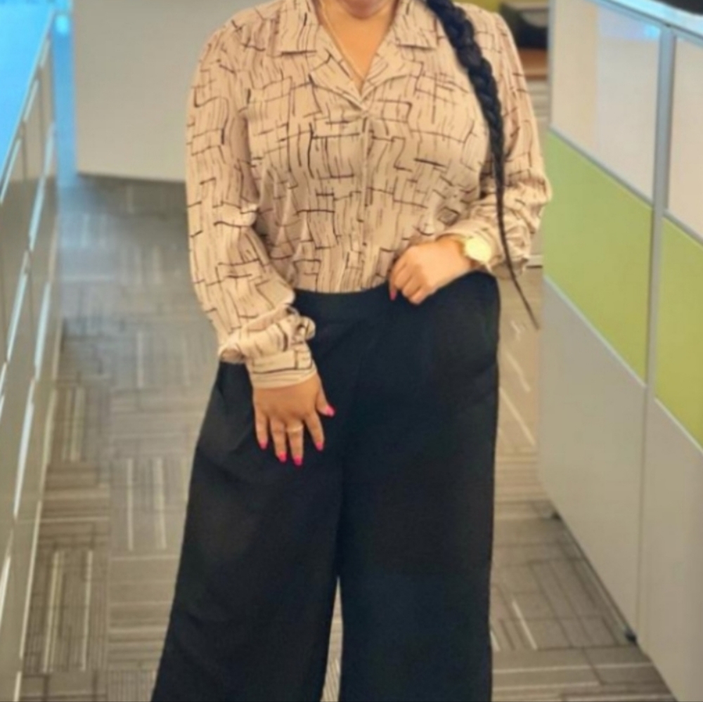 Vintage blouse with puffy shoulder sleeves